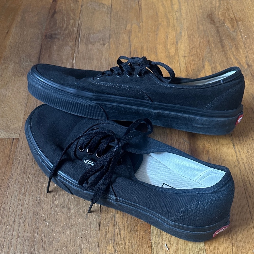 Vans Black Low-Top Canvas Sneakers - Picture 5 of 5
